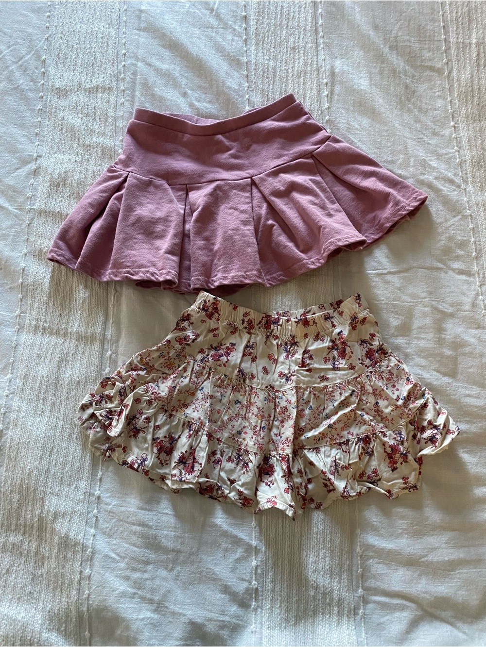 Set; OshKosh B'gosh cream Floral Ruffle skit and Pink Ultra Flir girls skirt
